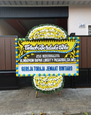 Papan Bunga Duka di Pekan Sabtu